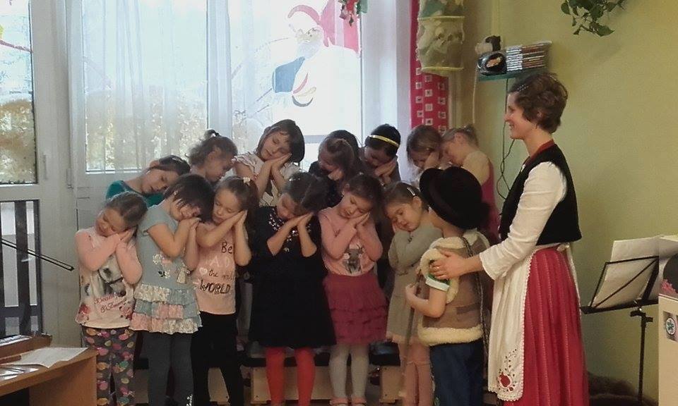 A papucsszaggató királykisasszony története a Bánomi Óvodában